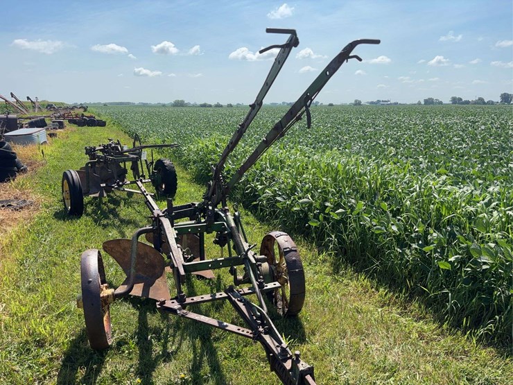 john-deere-16-image-3