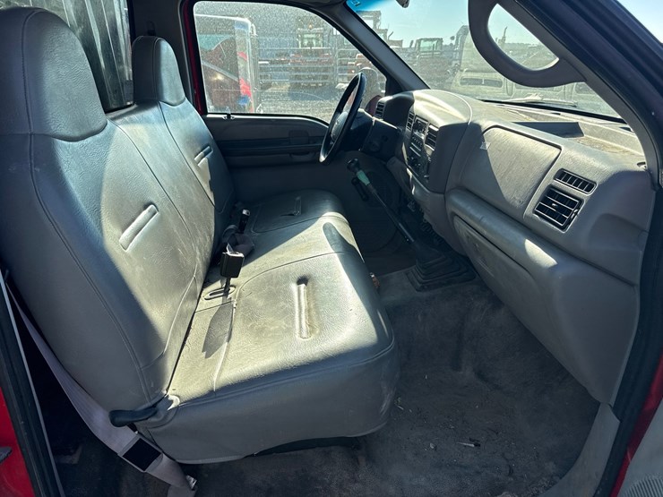 2001-ford-f350-image-31