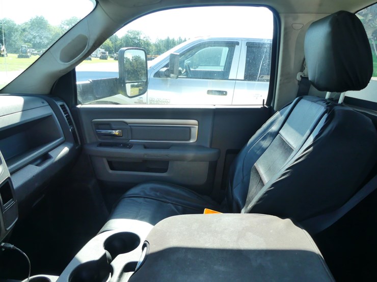 2014-dodge-ram-5500-image-13