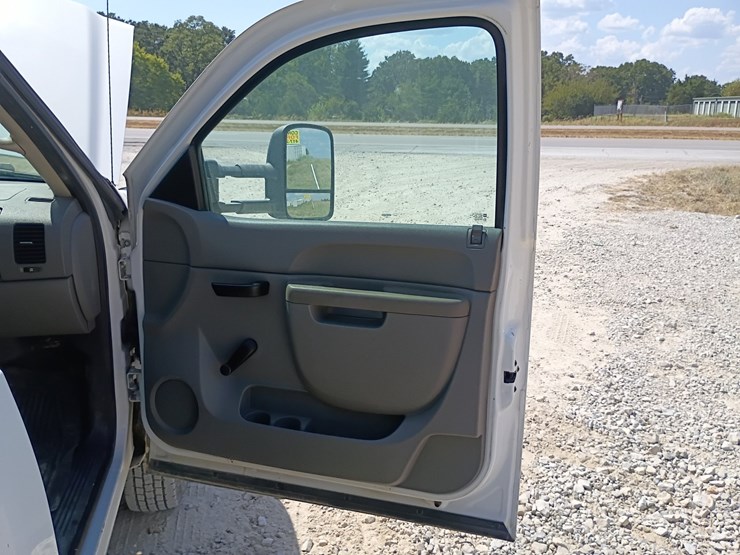 2013-gmc-sierra-3500-image-54