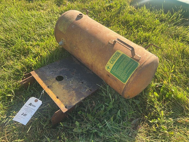 john-deere-air-compressor-image-1