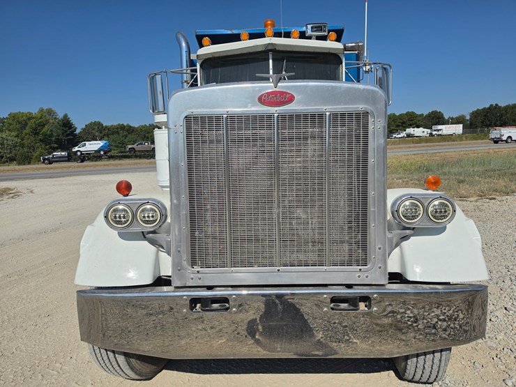 1985-peterbilt-359-image-12