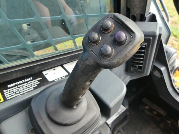 2023-deere-331g-image-15