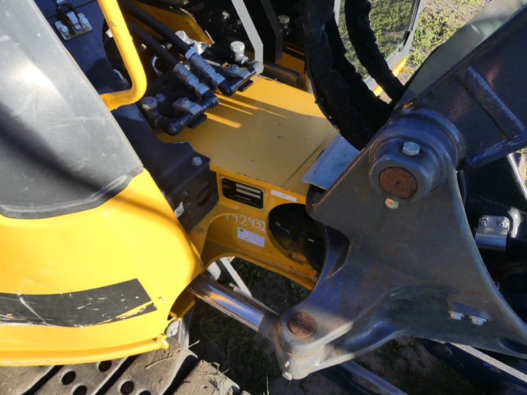 2023-deere-85p-image-14