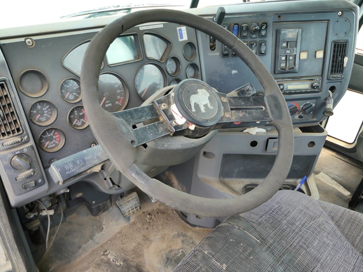 2012-mack-cxu613-image-15