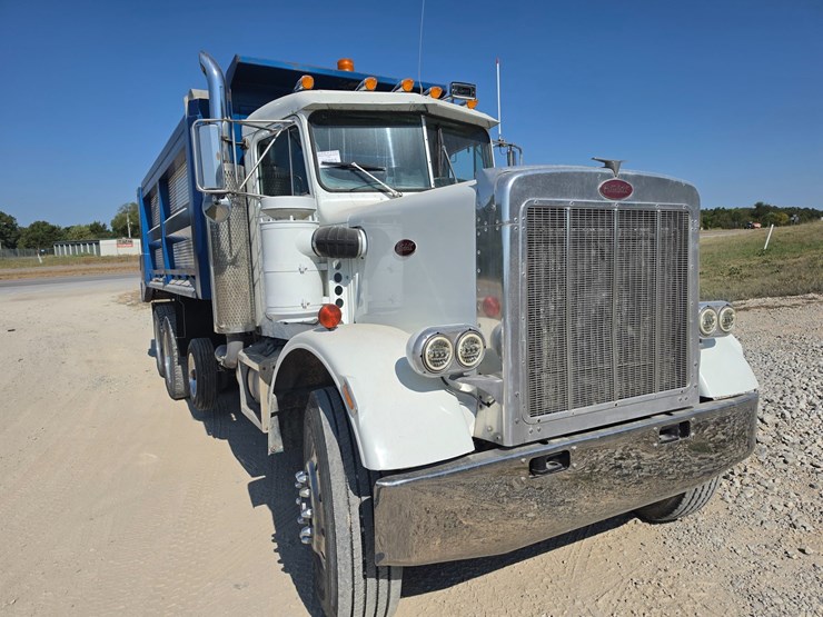 1985-peterbilt-359-image-11