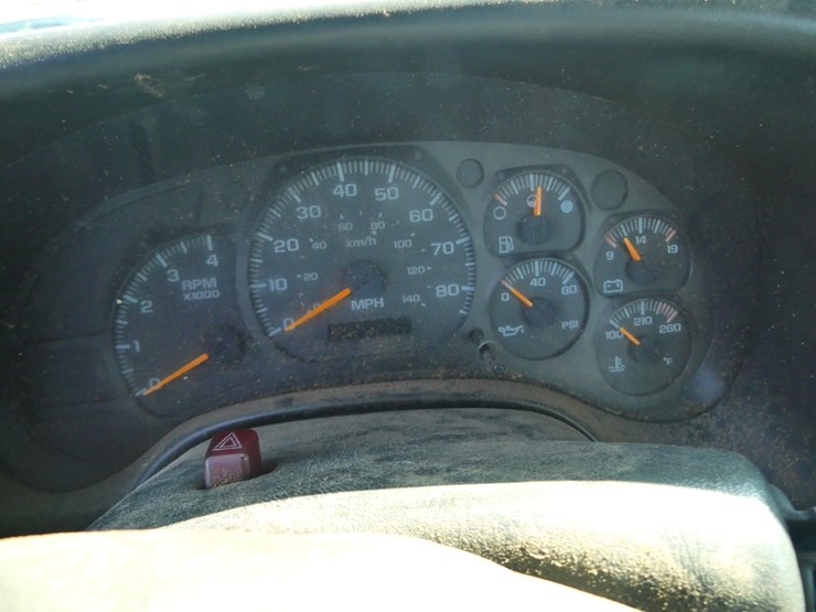 2006-chevrolet-c7500-bucket-truck-image-16
