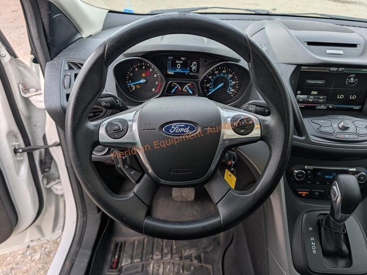 2015-ford-escape-se-image-14
