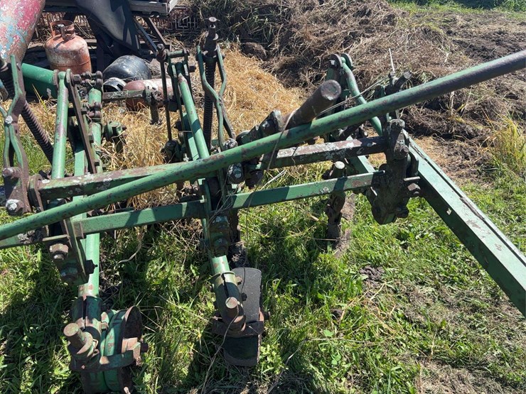 john-deere-front-mounted-cultivator-image-14