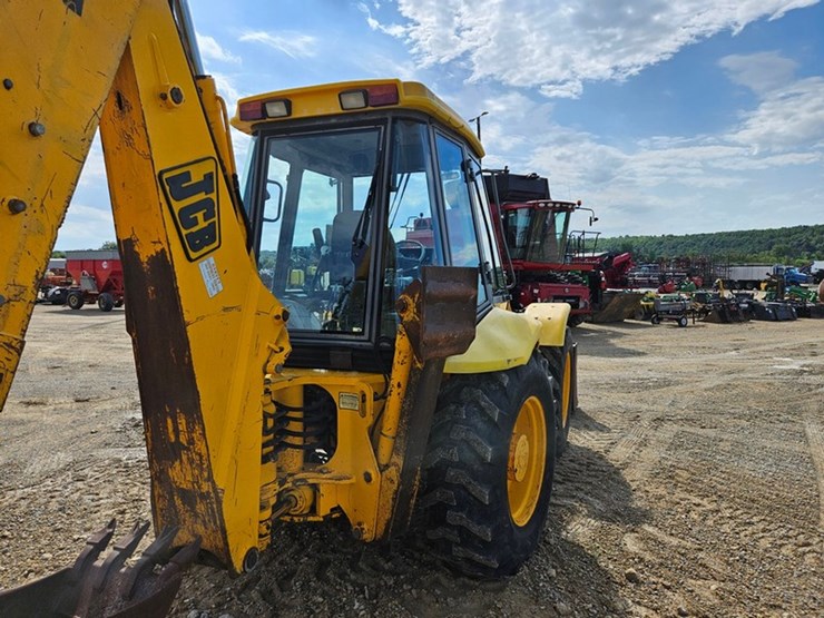 jcb-214s-image-25