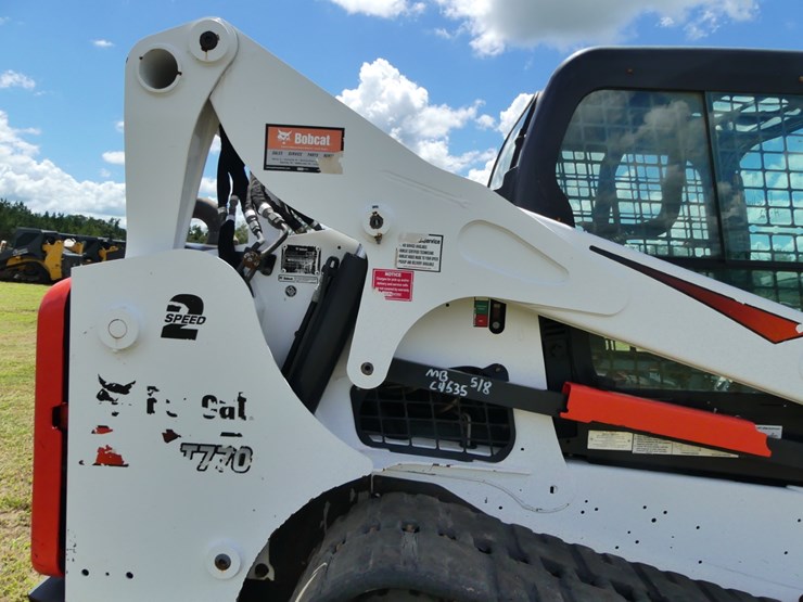2022-bobcat-t770-image-8