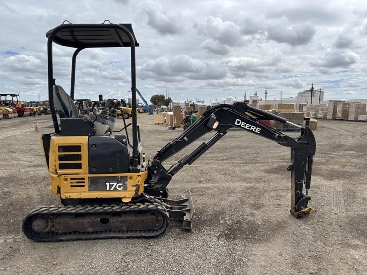 2016-deere-17g-image-7