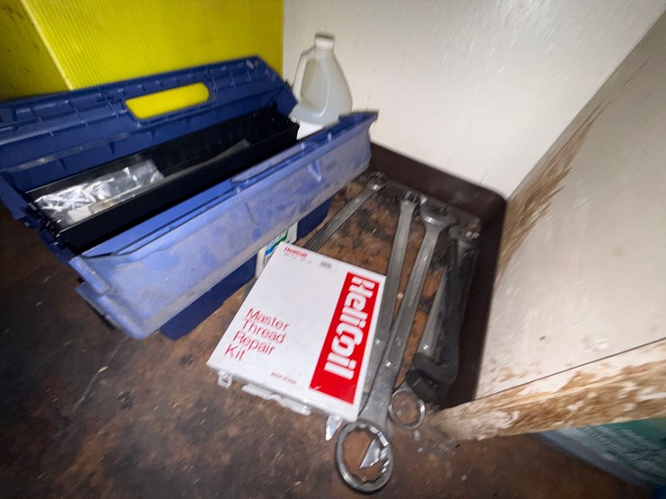 lot-w/-contents-of-gauge-room-including-(50+)-(unused)-in-act-&-non-api-up-to-11”-thread-gauge-&-metal-lockers-image-12
