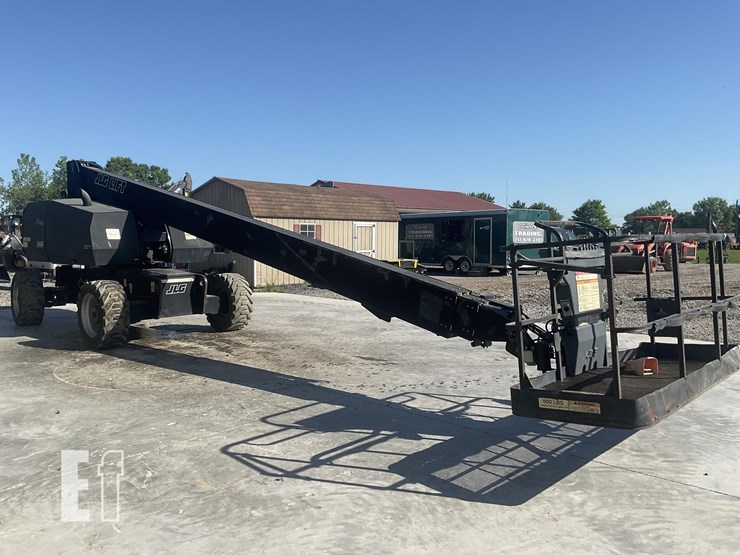 2013-jlg-800s-image-6