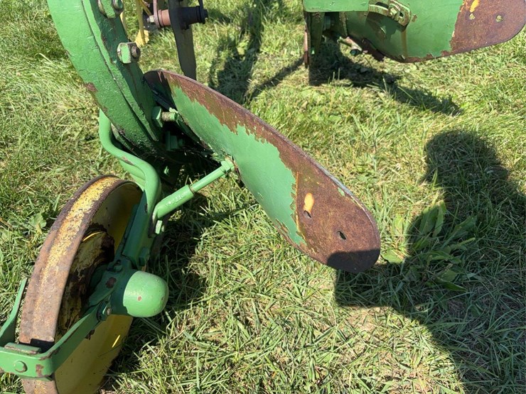 john-deere-12-image-12