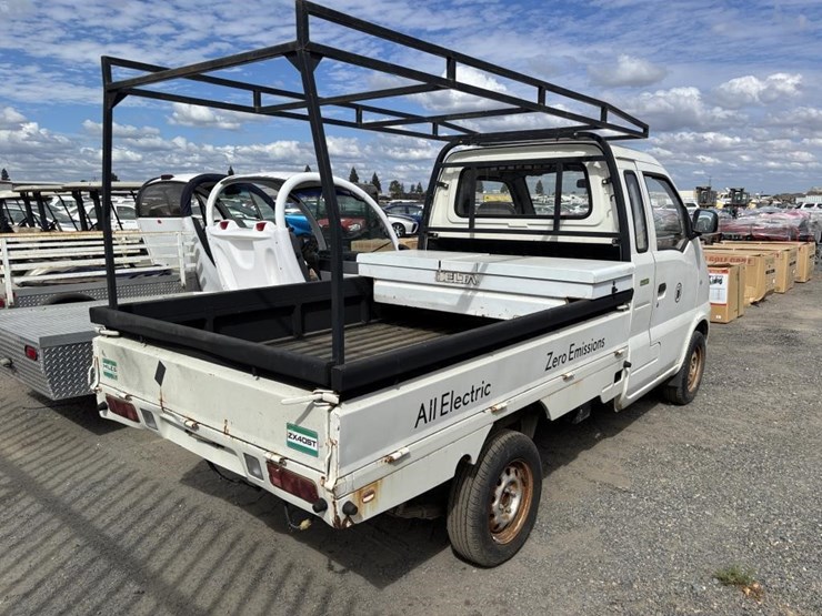 2009-miles-zx40st-image-3