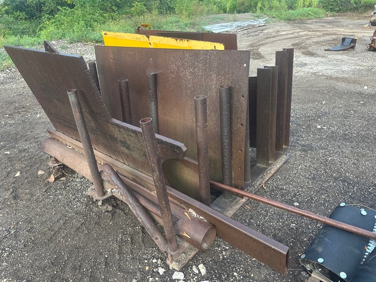 #2736-•-steel-rack-w/-misc.-steel-plates-image-2