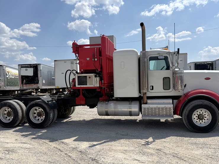 2013-peterbilt-367-image-5