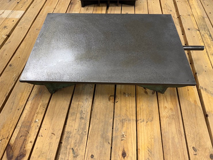 brown-&-sharpe-mfg-co.-(1)-30”-x-20”-&-(1)-18”-x-12”-cast-surface-plates-image-3