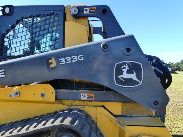2021-deere-333g-image-8