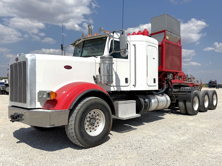 2013-peterbilt-367-image-2