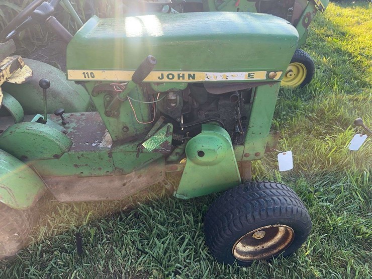 john-deere-110-image-3