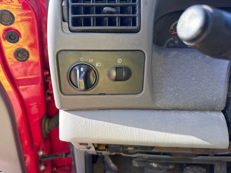 2001-ford-f350-image-37