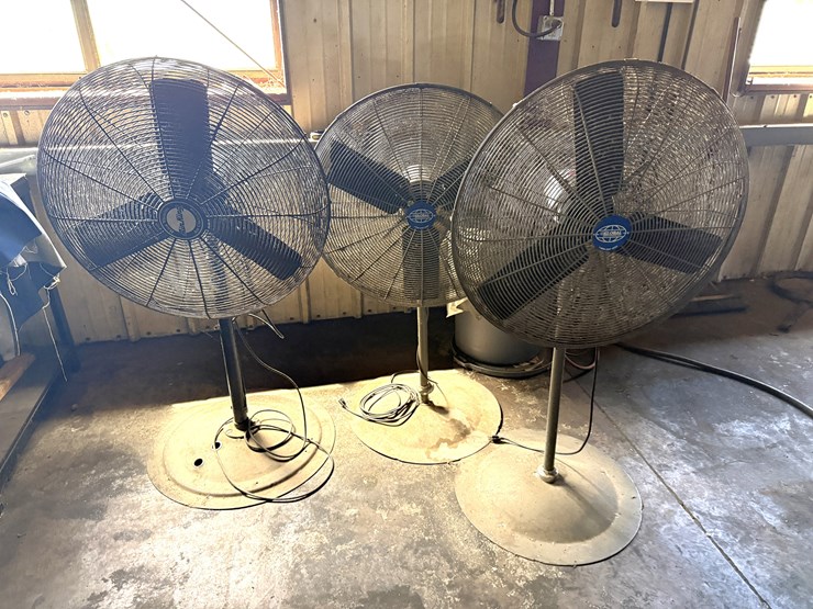 (3)-global-30”-pedestal-shop-fans-image-1
