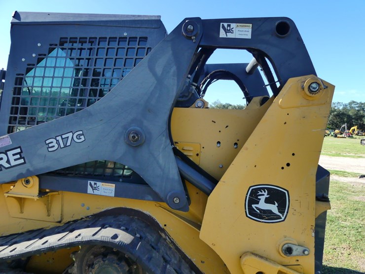 2016-deere-317g-image-8