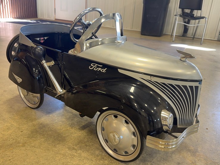 1937-pedal-car-classics-ford-roadster-image-2