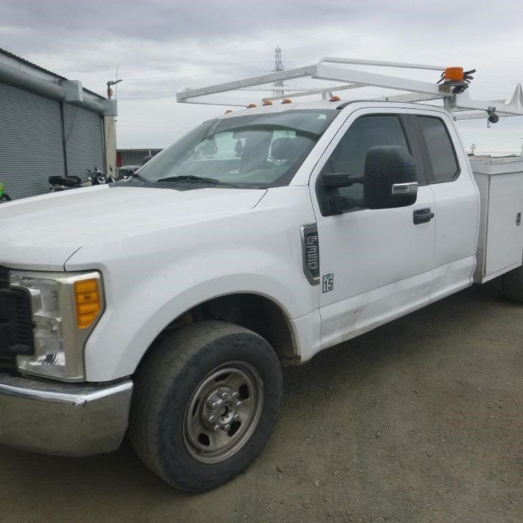 2017 FORD F350