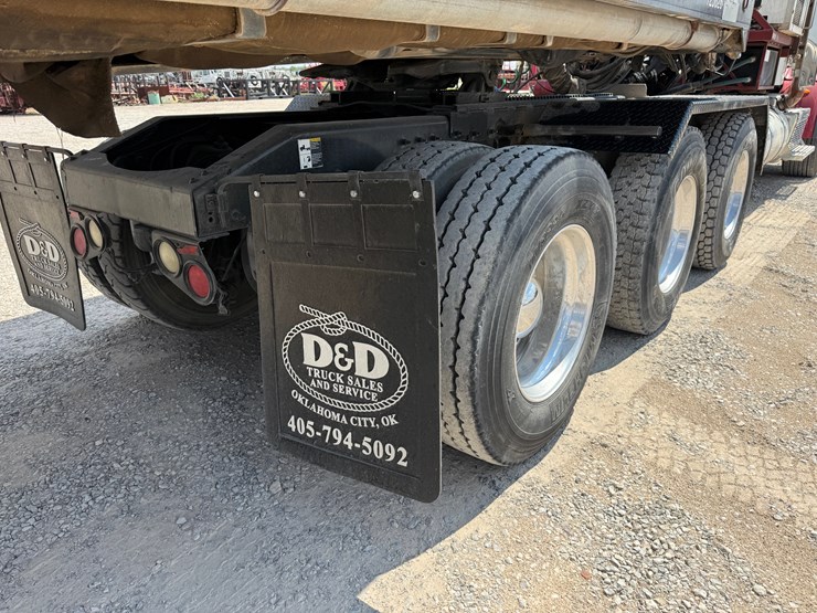 2012-peterbilt-367-image-5
