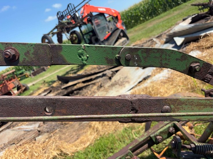 john-deere-16-image-26