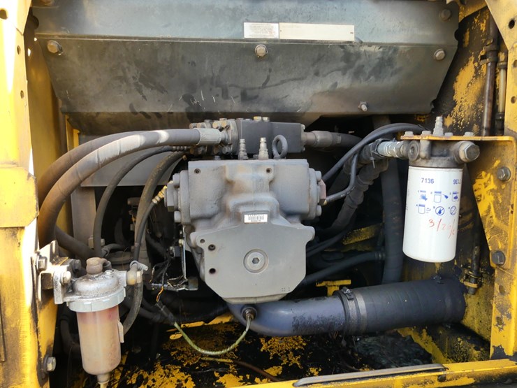 2003-komatsu-pc220-lc-image-14