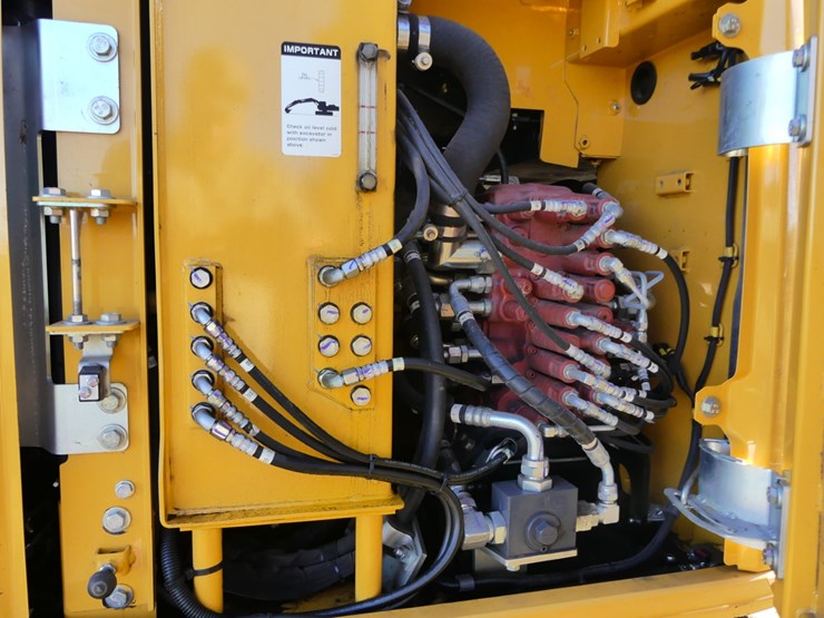 2023-deere-85p-image-15