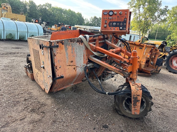 #2718-•-mbw-cg100-curb-machine-image-4