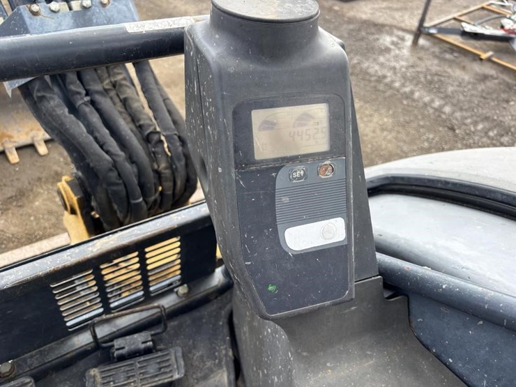 deere-27d-image-37
