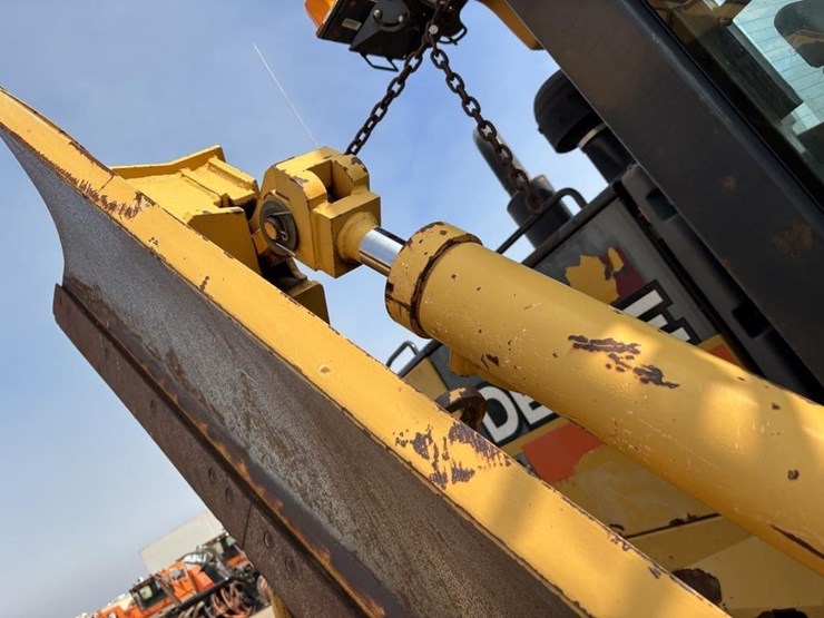 2009-deere-772g-image-32