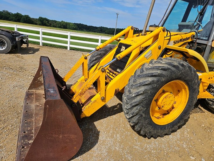 jcb-214s-image-11
