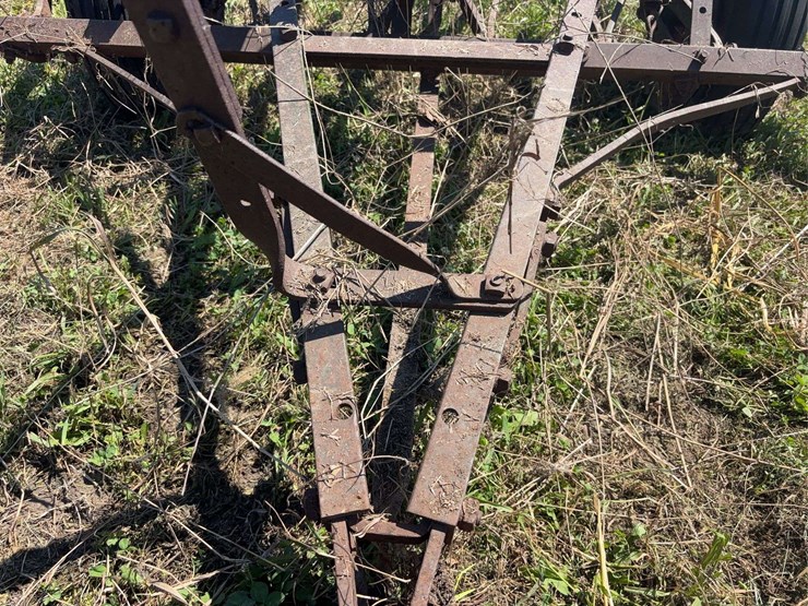 john-deere-13-shank-field-cultivator-image-10