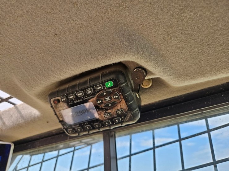 new-holland-l334-image-27