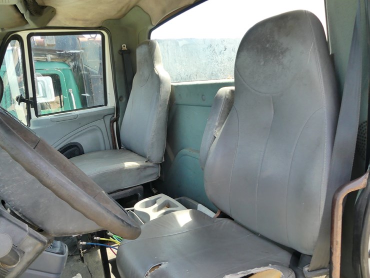 2006-international-durastar-4400-image-11