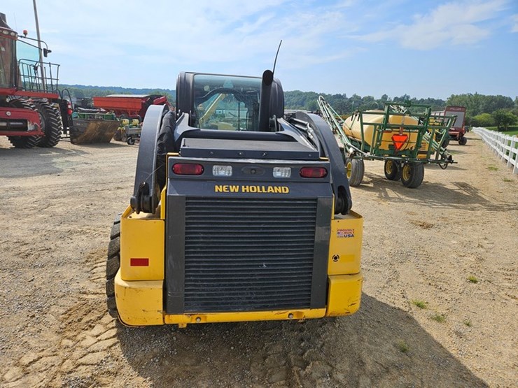 new-holland-l334-image-4