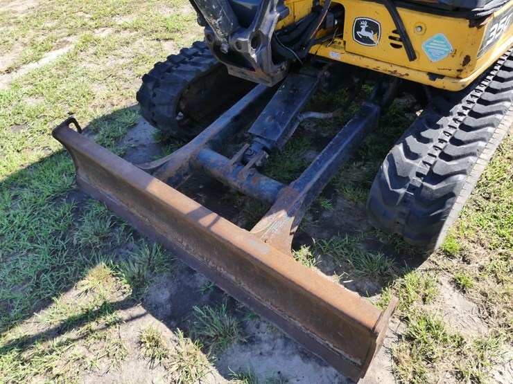2021-deere-35g-image-12
