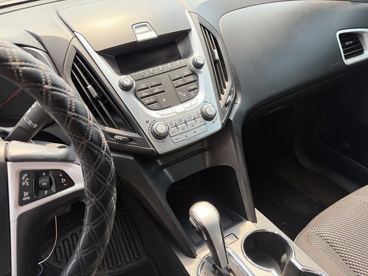 2011-chevrolet-equinox-lt-image-13