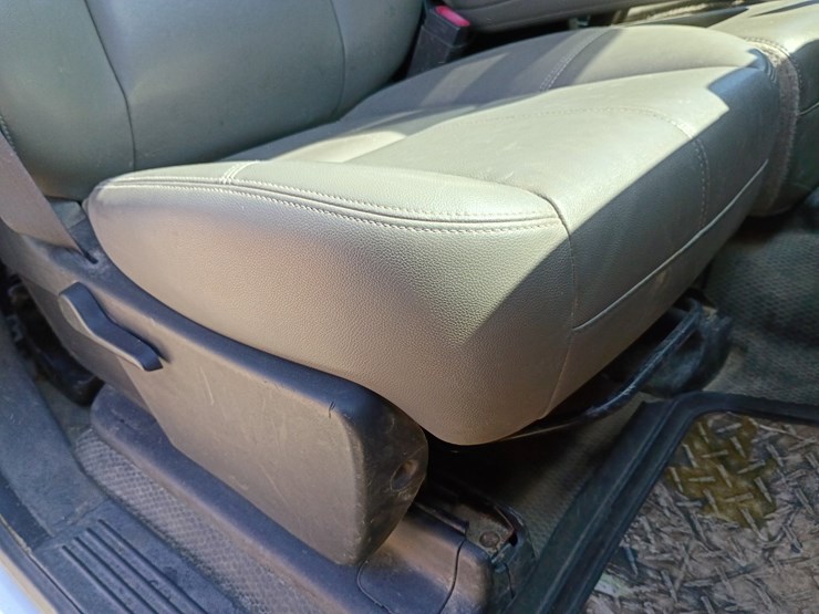 2013-gmc-sierra-3500-image-56