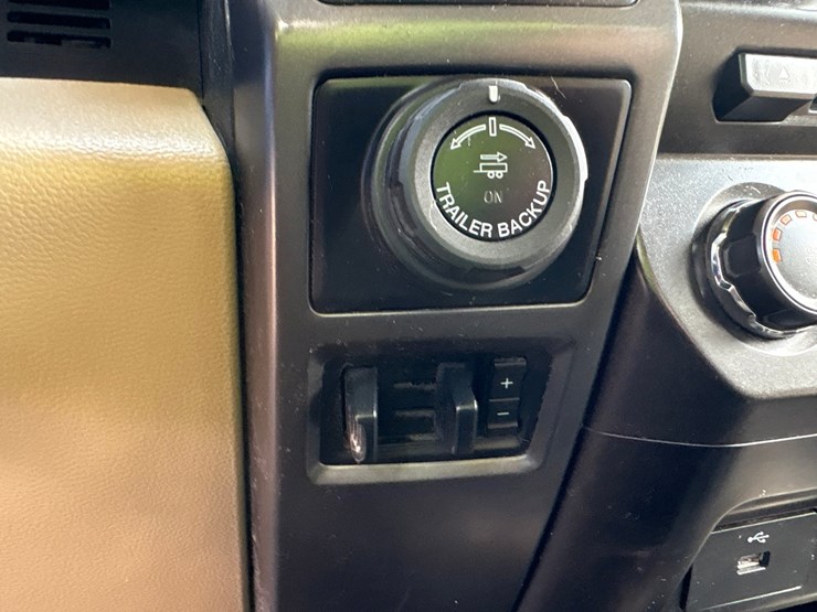 2017-ford-f150-image-55