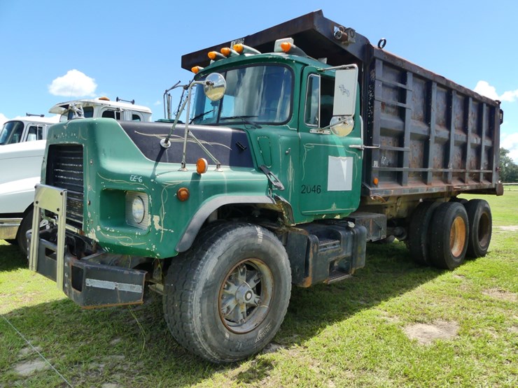 mack-dump-truck-image-1