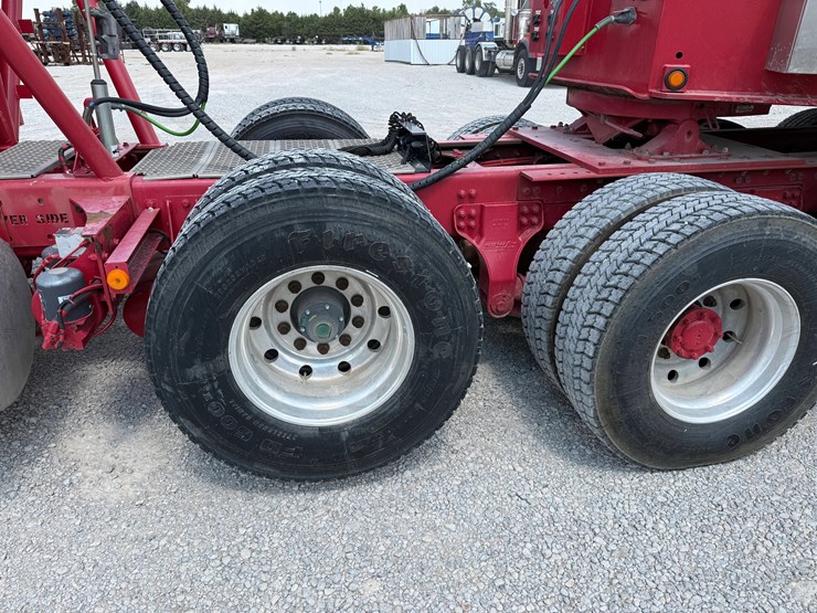 2019-kenworth-t800-image-10
