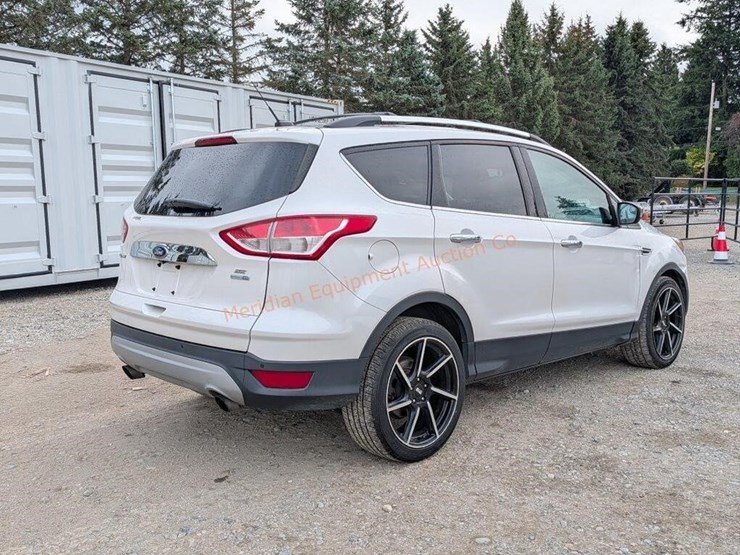 2015-ford-escape-se-image-3